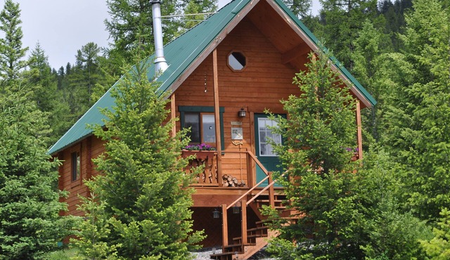 Cozy Cabin in the Woods of NW Montana, Peaceful & Relaxing! November SPECIALS!