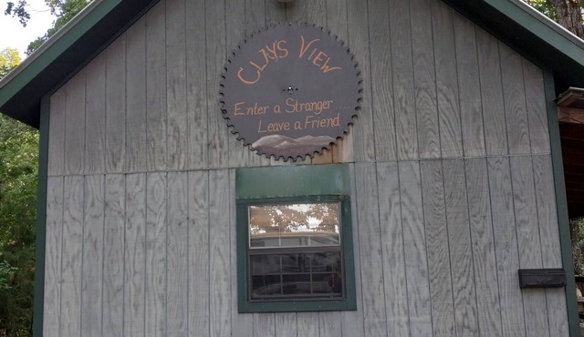 Cozy cabin in the woods. Peaceful and only 15 minutes to Mountain View.