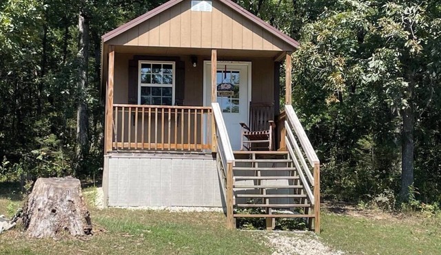 Cozy Cabin in the woods near charming Hermann