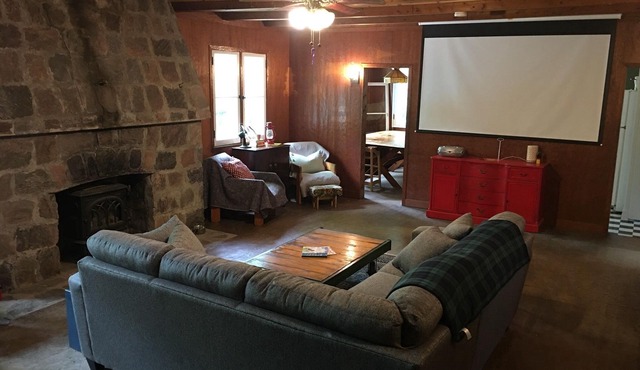 Cozy cabin just steps to the beach!