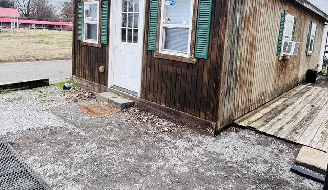 Cozy cabin located on the water front at Reelfoot Lake
