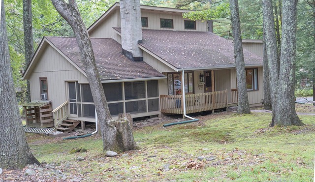 Cozy Cabin Minutes from Skiing Lake Access WaterPark Golf