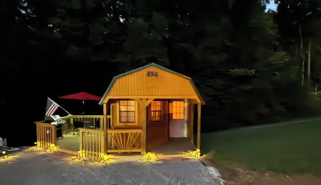 Cozy cabin near ATV trails/Norris Lake/Moutain lake Marina in Rocky Top, TN!