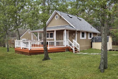 Cozy cabin near Bryce Resort w hot tub & fire pit