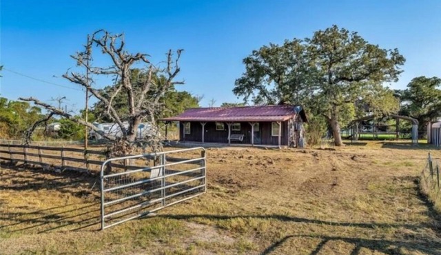 Cozy Cabin near College Station, TX-Great for Aggie Football Weekend