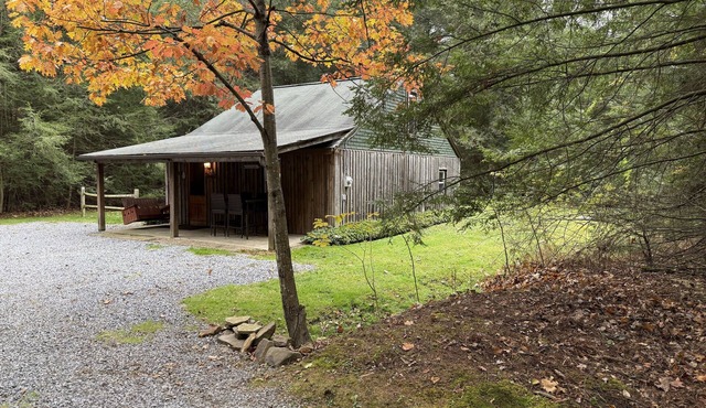 Cozy Cabin Near Cook Forest and Clear Creek State Parks