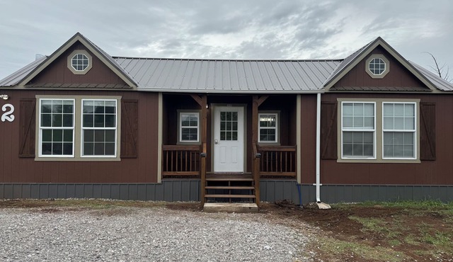 Cozy cabin near Medicine Park with AC, WiFi