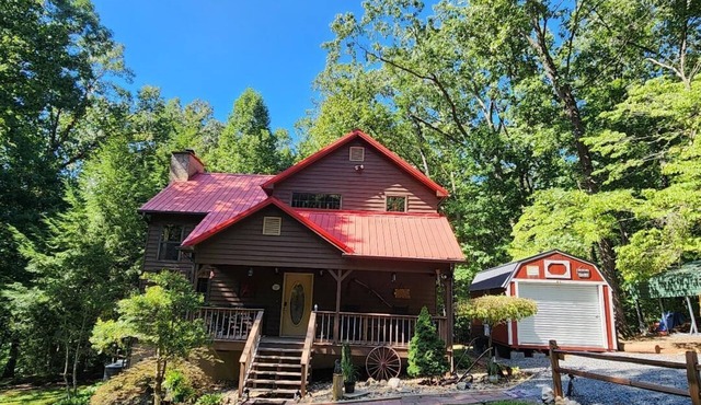 Cozy Cabin near Ocoee Lake in the Cherokee National Forest. Natures Paradise.
