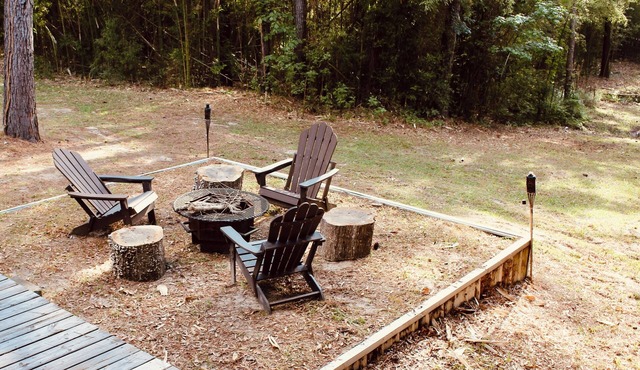 Cozy Cabin Near Rayburn - A Paradise for Anglers, Hunters & Hikers!