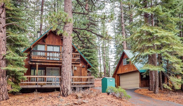 Cozy Cabin near Slopes with Spectacular Starry Skies