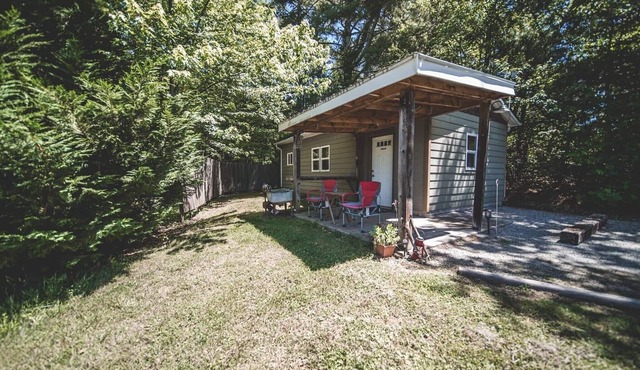 Cozy Cabin near the Pisgah National Forest and DuPont State Forest in Brevard.