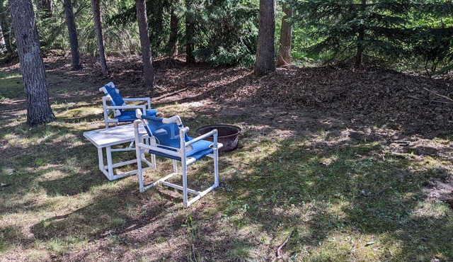 Cozy Cabin near Tippy Dam -Pet Friendly by Janix Escapes