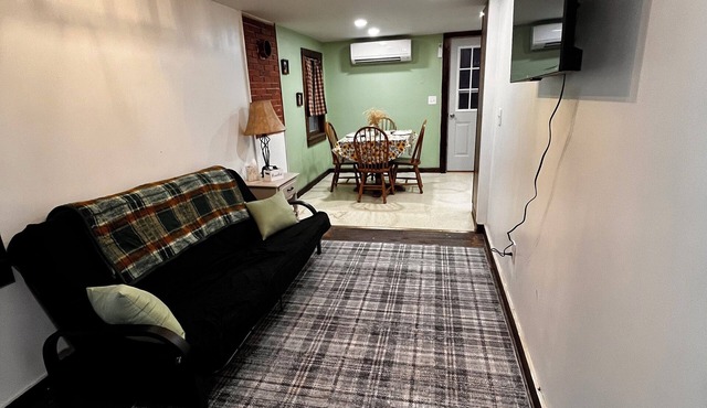 Cozy cabin nestled along the Susquehanna river with WiFi and AC.