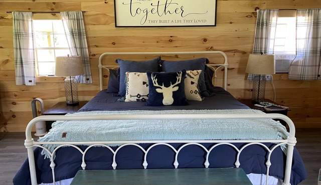 Cozy Cabin nestled in the heart of Irongate Equestrian Center