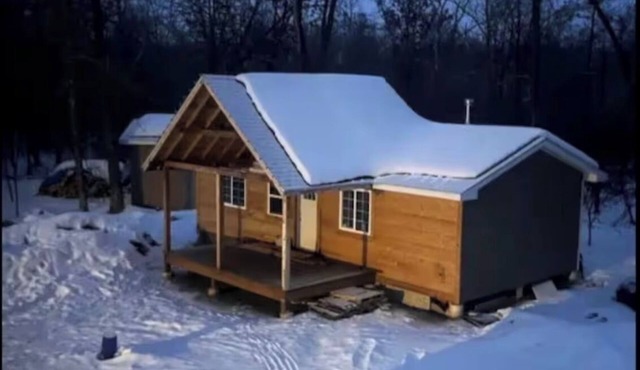 Cozy Cabin next to crossing of Snake and ST.Croix rivers in Pine City, Minnesota