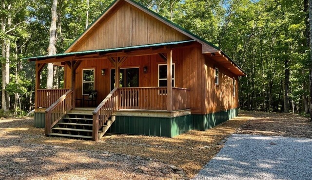 Cozy Cabin on 5 wooden acres in Cooley's Rift