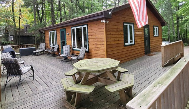 Cozy cabin on class A Musky Lake - Lake Big Sissabagama - Pet Friendly