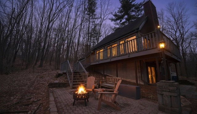 Cozy Cabin on Crooked Lane close to Lake Wisconsin