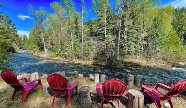 Cozy Cabin on Florida River- 15 mins from Downtown