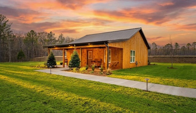 Cozy Cabin on Horse Ranch with experiences available!