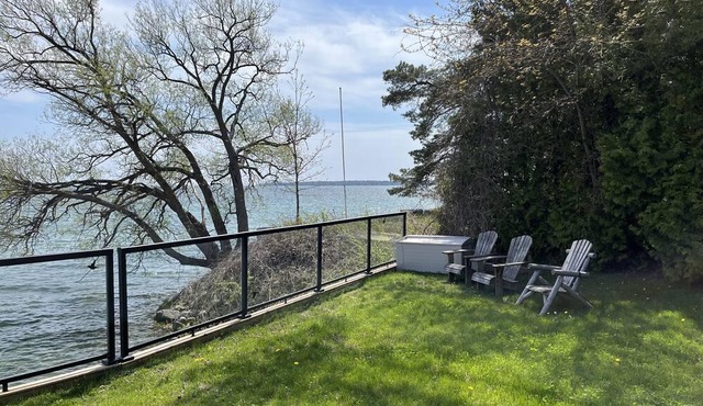 Cozy Cabin on Lake Ontario near Brighton / Prince Edward County
