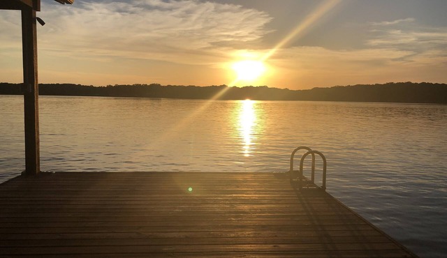 Cozy Cabin on Lake Bob Sandlin