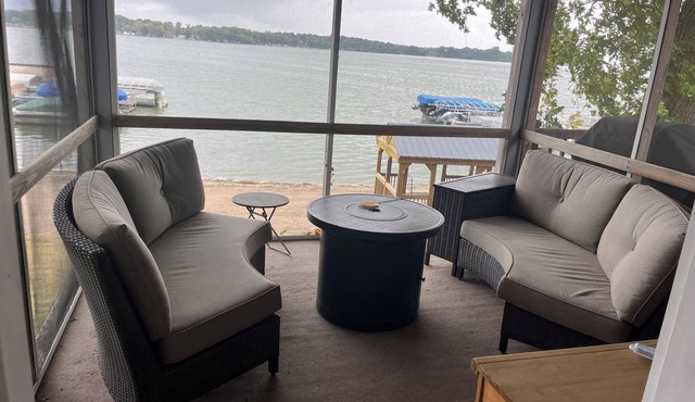 Cozy cabin on Lake Jefferson in Cleveland, MN