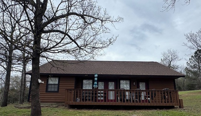 Cozy Cabin on Lake Tenkiller