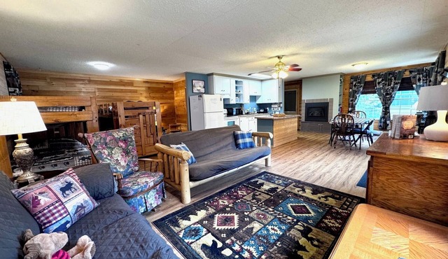 Cozy Cabin on Little Moose Lake & Snowmobile Trail