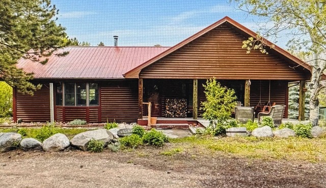 Cozy cabin on Poudre River