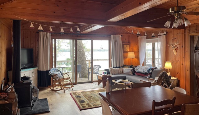 Cozy cabin on pristine Half Moon Lake - less than 2 hours from the Twin Cities!