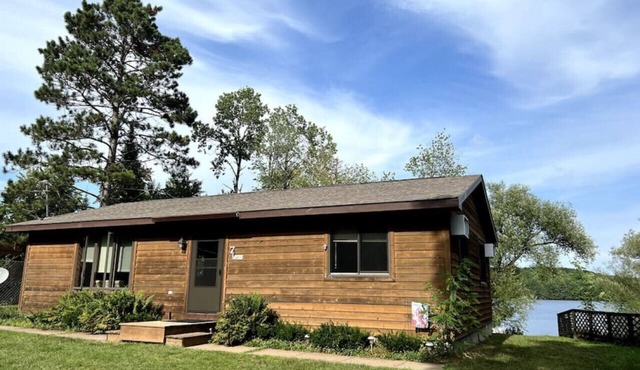 Cozy Cabin on Range Line Lake