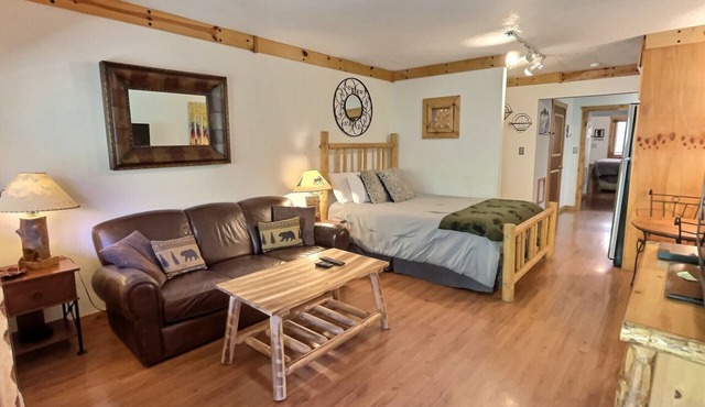Cozy Cabin on the Slopes