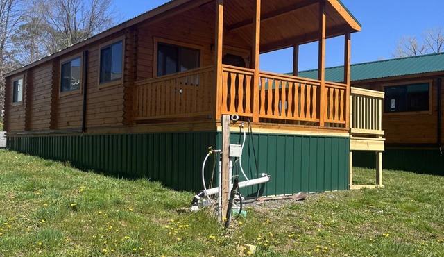 Cozy Cabin on the Canal