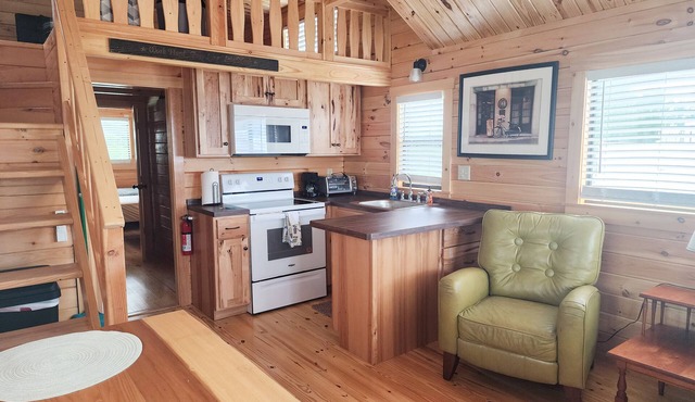 Cozy Cabin on the ICW Waterfront. Book your Spring and Summer vacations NOW!
