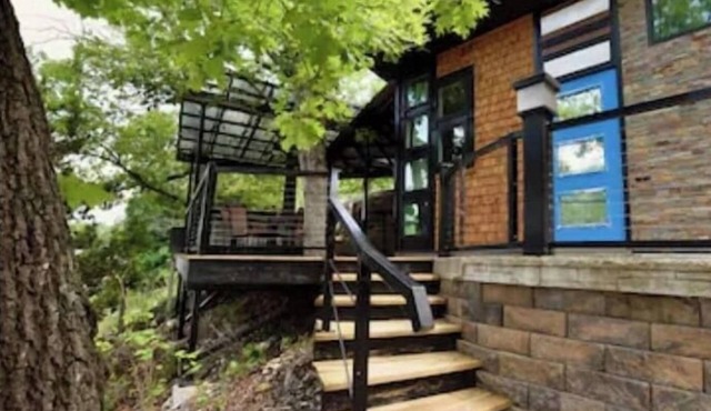 Cozy Cabin on the Lake! Sleeps 2 @ Jacks Shack!