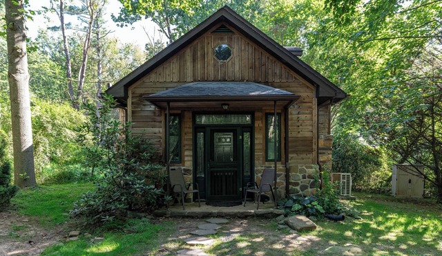 Cozy Cabin on the River