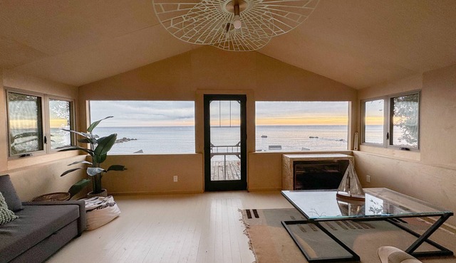 Cozy Cabin on the shore of Georgian Bay. Truly a hidden gem!