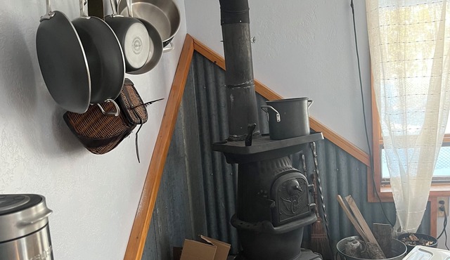 Cozy cabin on the Twisp River. Just 5 minutes from town on Twisp River