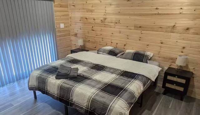 Cozy Cabin overlooking rolling fields, goats, chickens, ducks, and more,