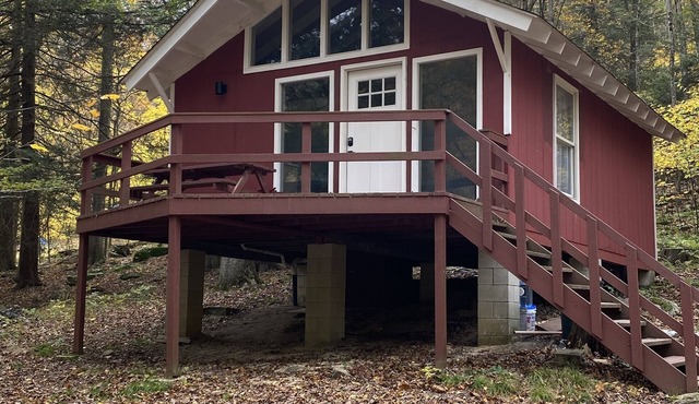 Cozy Cabin Overlooking the River!