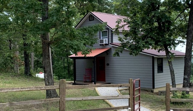 Cozy Cabin Rental near Ozark National Forest for a Relaxing Weekend Getaway in Arkansas
