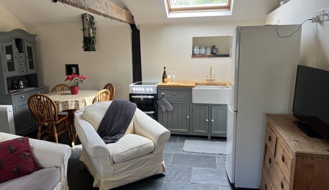 Cozy Cabin Retreat in Gloucestershire