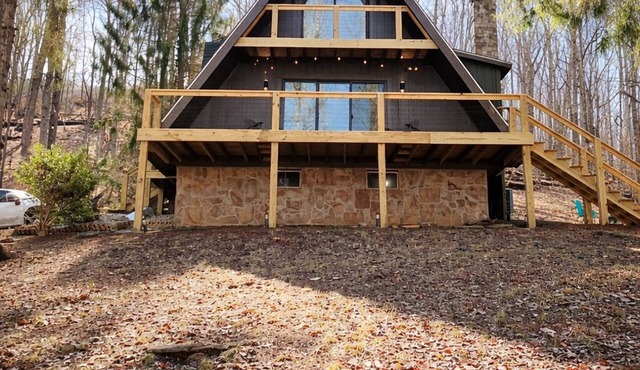 Cozy Cabin Retreat - Relax & Unwind in Wytheville