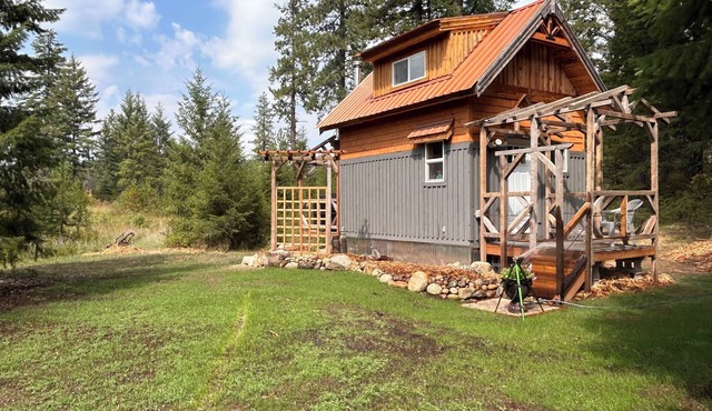 Cozy Cabin Retreat in Spirit Lake- Your Getaway to Adventure!