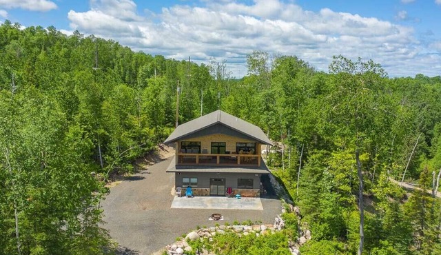 Cozy Cabin Retreat with Lake Views. Exclusive coupons included