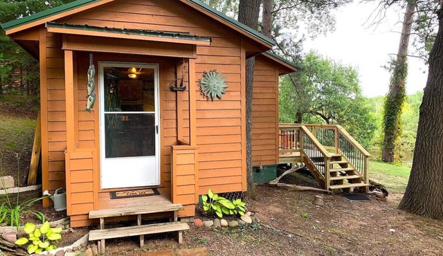 Cozy Cabin right on the Water!