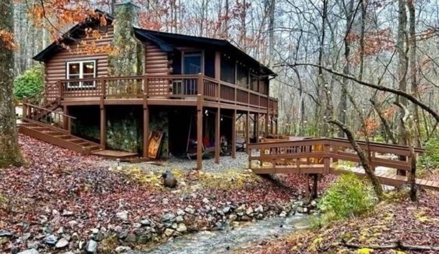 Cozy cabin sitting directly on multiple creeks for the most relaxing stay.