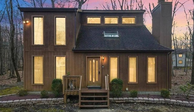 Cozy Cabin @ The Poconos! Close to Ski Mountains