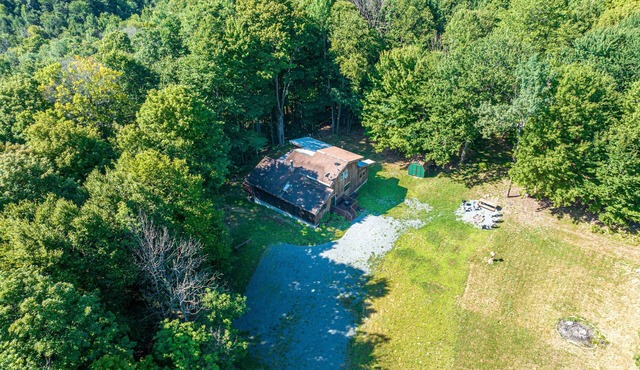 Cozy cabin up in the mountain when you need a getaway!